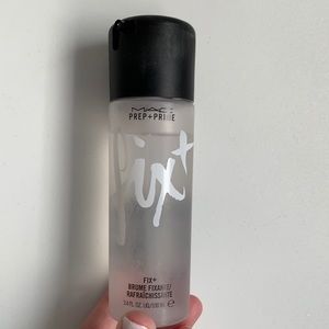 Mac Prep and Prime Fix spray
